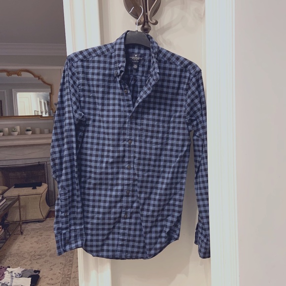 **2/$25**AE cotton button down. size XS - Picture 1 of 2